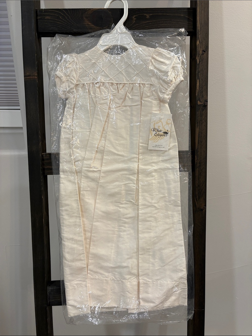 Blessing/Christening Dress. Cream/Off White. Size Newborn. Silk NWT